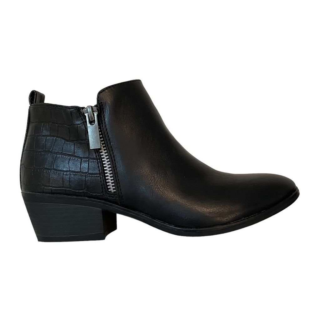 Eva & Zoe Women's Size 7 Black Zip Up Booties Ankle Boots Faux Leather